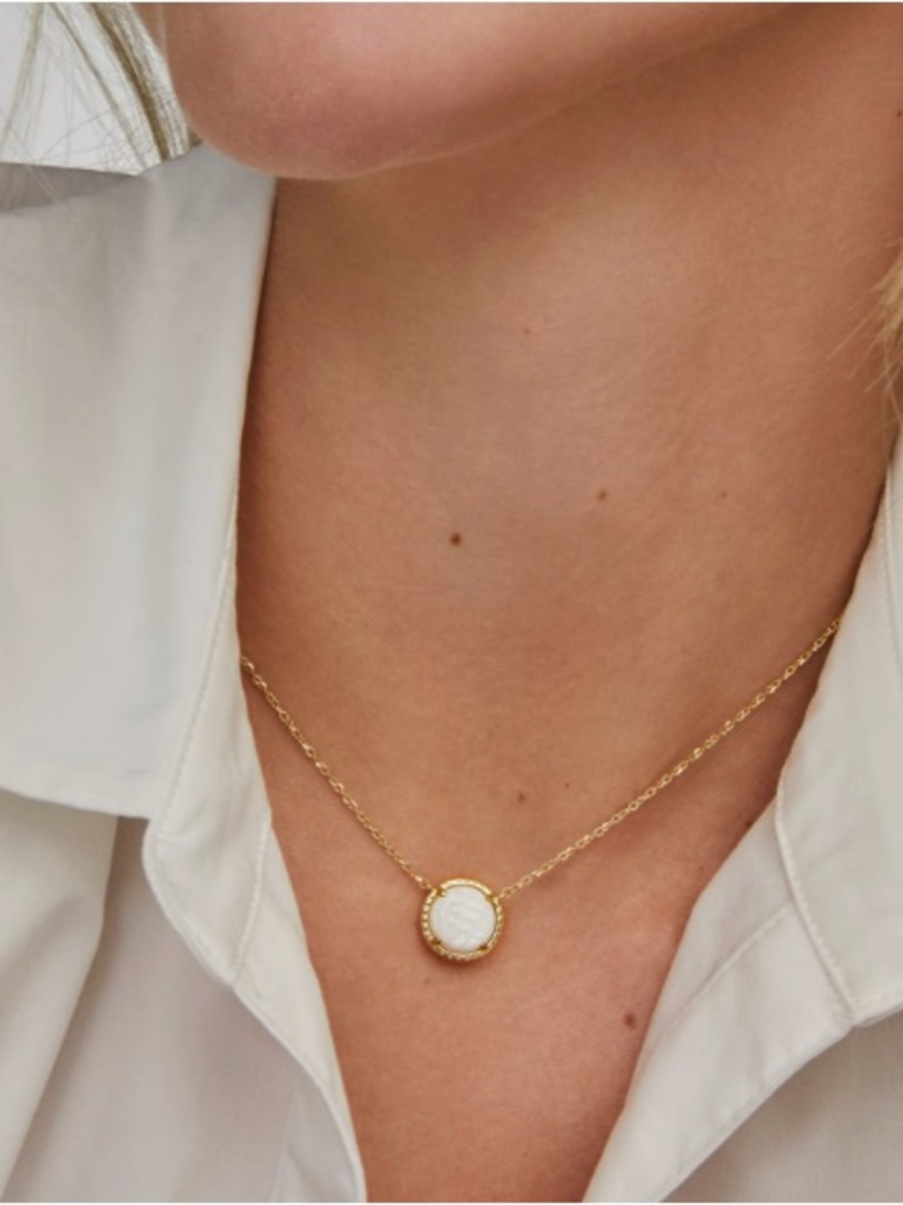 Kendra Scott Volleyball Pendant Necklace - Picture 4 of 4